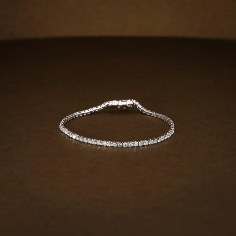 Round diamonds bracelets